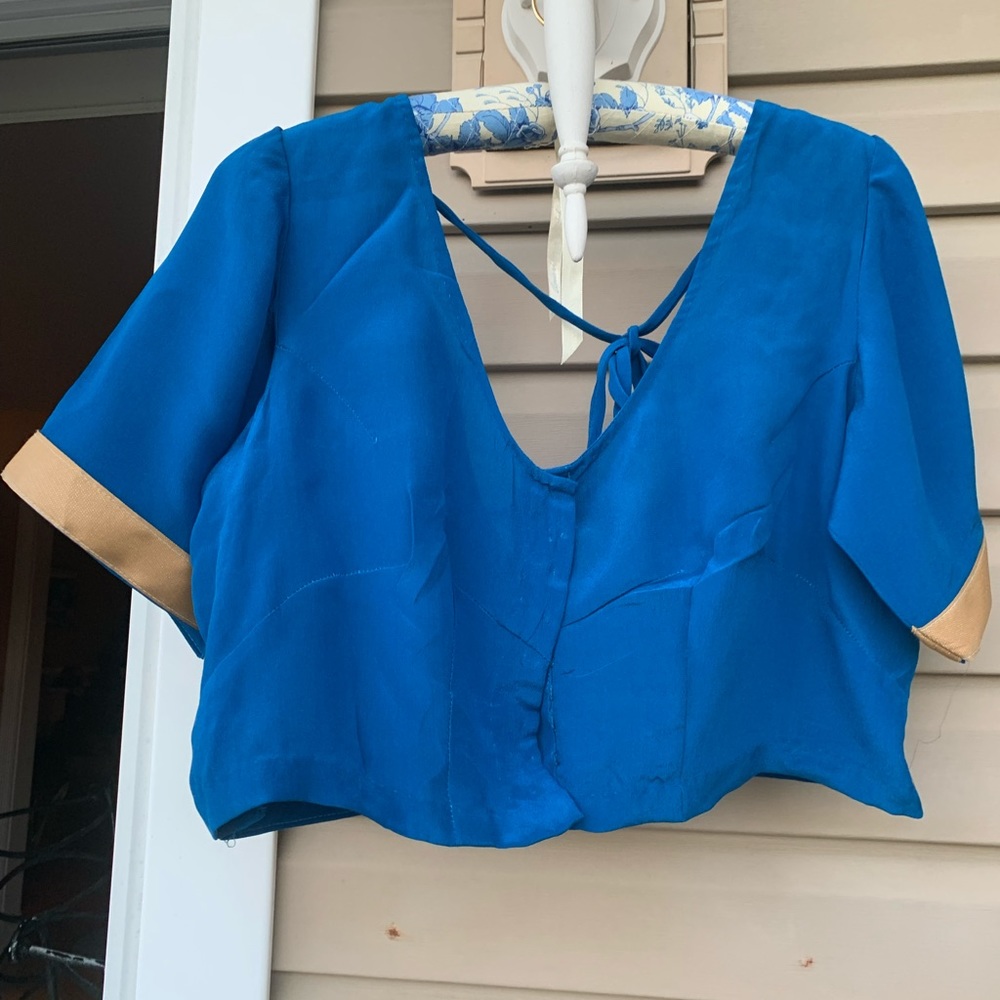 Blue Crepe silk SARI SAREE blouse. gold border. NWOT. Chest: 39-40”. Custom-made